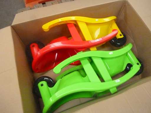 Lot de 21 brouettes enfants