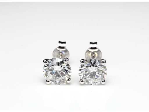 14 Karaat witgouden oorstekers met 4,04 crt. diamant