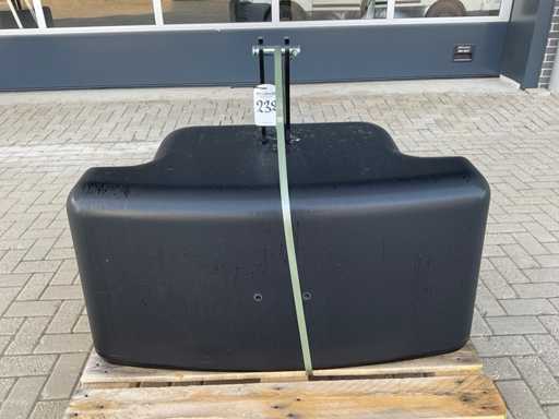 Front weight, "750kg"