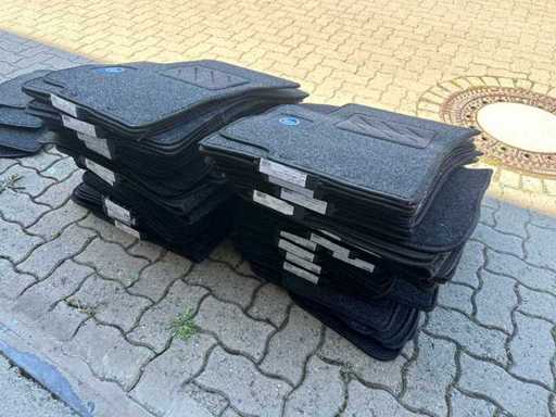 Lot of car floor mat sets Mercedes Sprinter