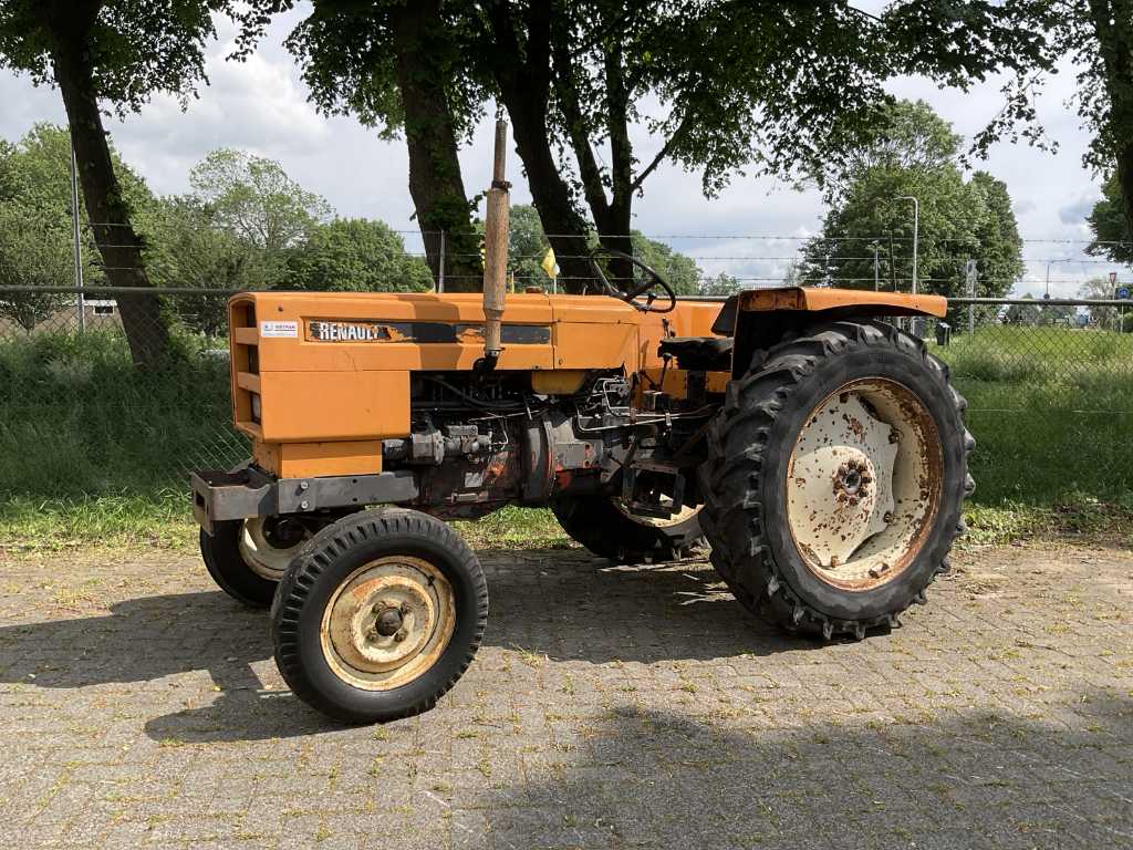 Renault 421 Landwirtschaftlicher Traktor mit Zweiradantrieb