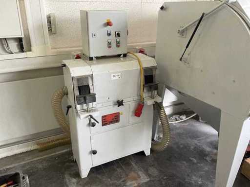 Deburring machine