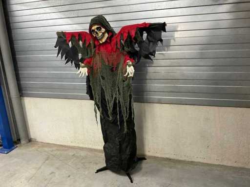 Squelette animatronique d’Halloween avec des ailes