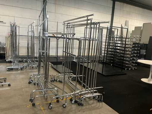 Diverse verrijdbare RvS kledingrekken (10x)