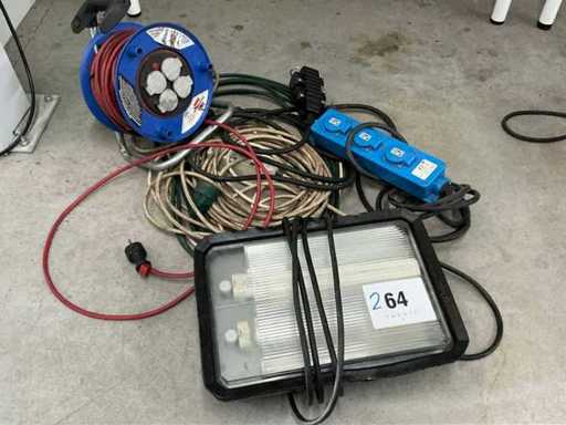 Extension cord (4x)