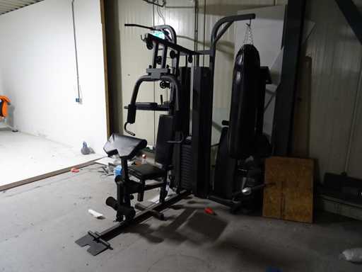 Verschiedene Fitnessgeräte