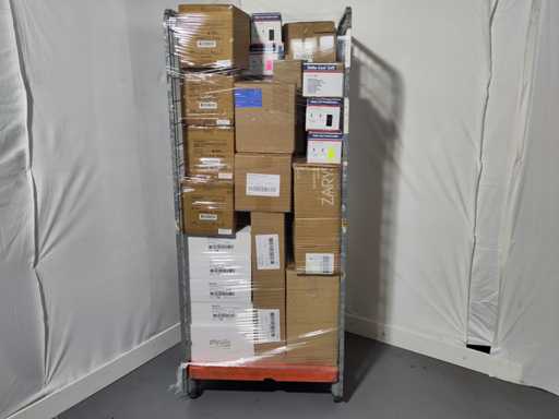 Rolcontainer met diverse producten