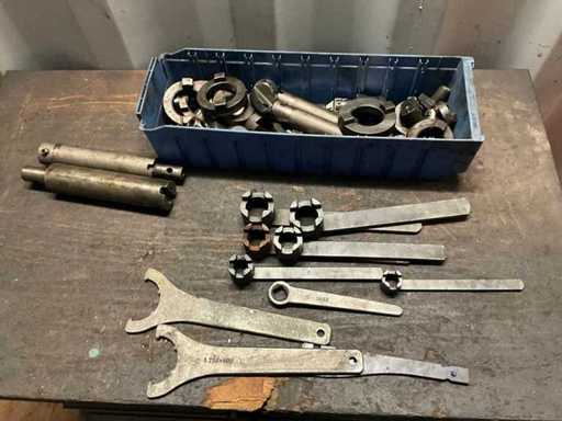 Diverse sleutels en toebehoren