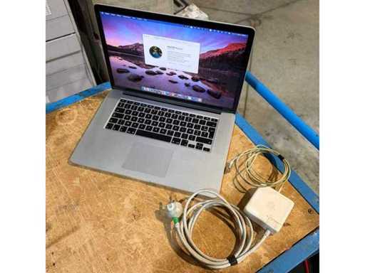 Apple - Macbook Pro i7 - 15,4" Retina 1TB 16GB Computer