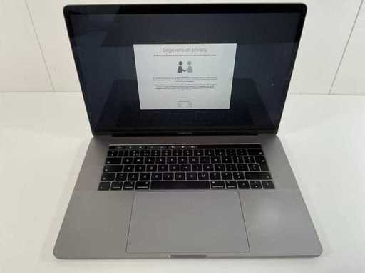 Apple MacBook Pro 15.4", Core(TM) i7 8th Gen, 16 GB RAM, 500 GB NVMe, AMD Radeon RX 560X 4 GB Laptop