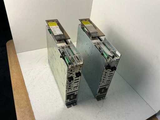 Indramat DDS03.2-W030-BE12-01-FW Digital AC servo controller (2x)