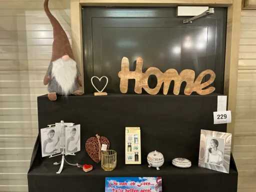 Decoratiemateriaal, vuurschaal op voet, lantaarn...