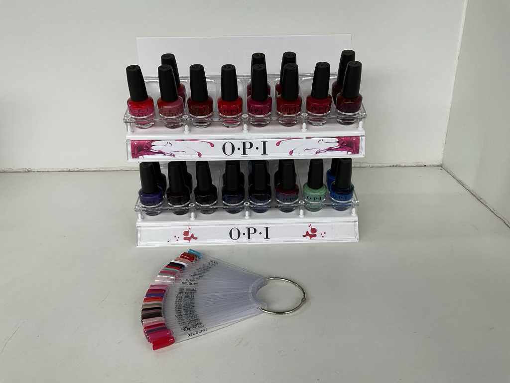 O.P.I Nail polish in display (27x)