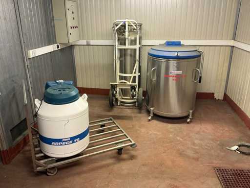 Parts storage tanks (3x)