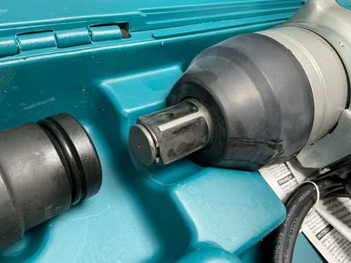 2022 Makita TW1000 Masseschraubmaschine