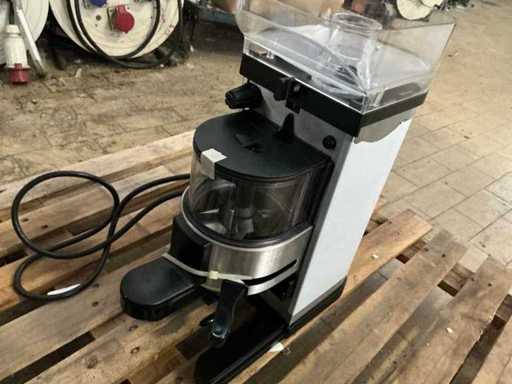 Machines à café et réfrigérateur Cimbali