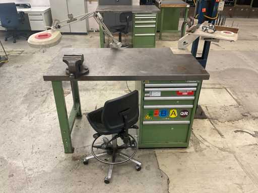 Lista Werkbank mit Hocker und Zubehör