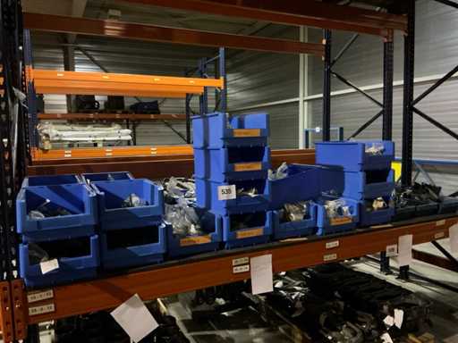 MAN Lot de différentes pièces de moteur pour MAN