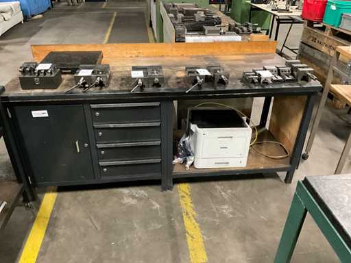 Werktafel met vlakplaat