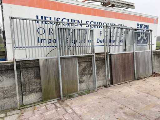 Pereții grajdurilor pentru cai