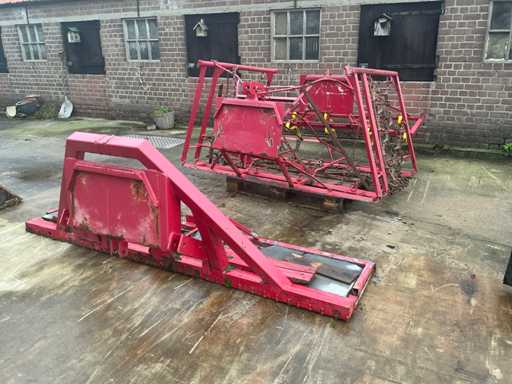 Glisier?, tragere de paji?te ?i cultivator cu 9 din?i