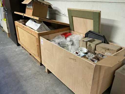 Lotto di varie stoviglie e vetri