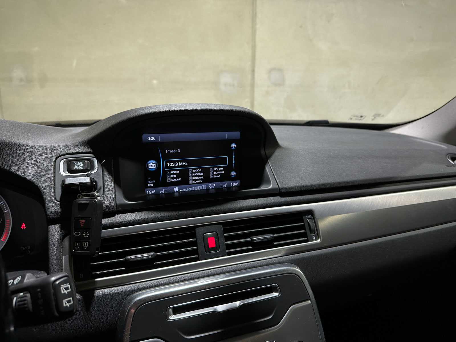 Volvo V70 1.6 T4 Limited Edition 179pk 2011 (Origineel-NL), 63-RSF-2