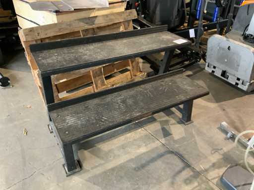 Rack cu kettlebell necunoscut Stația electrică