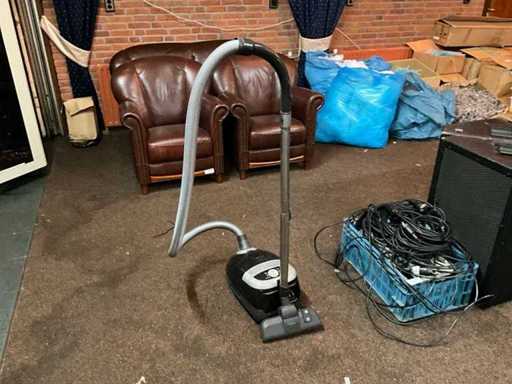 Miele Black Pearl 5000 Vacuum Cleaner