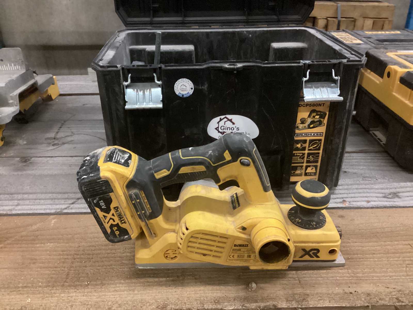 Dewalt discount planer dcp580