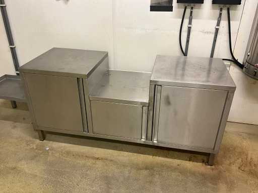 Armoire de rangement en acier inoxydable