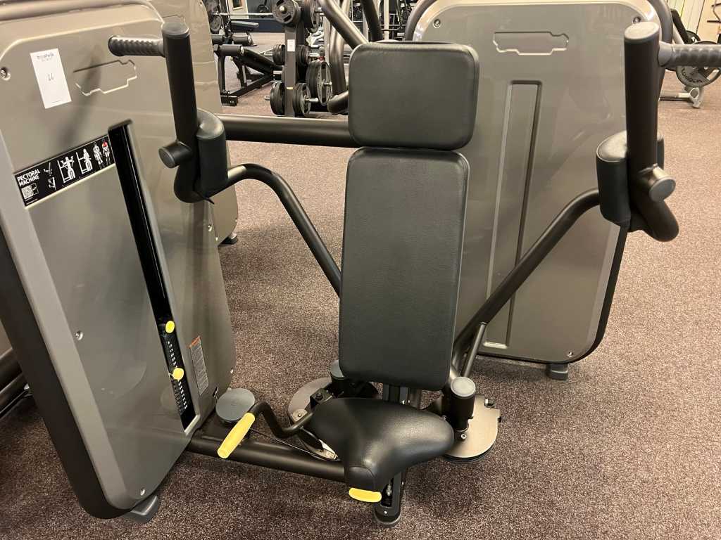 Pectoral best sale machine technogym