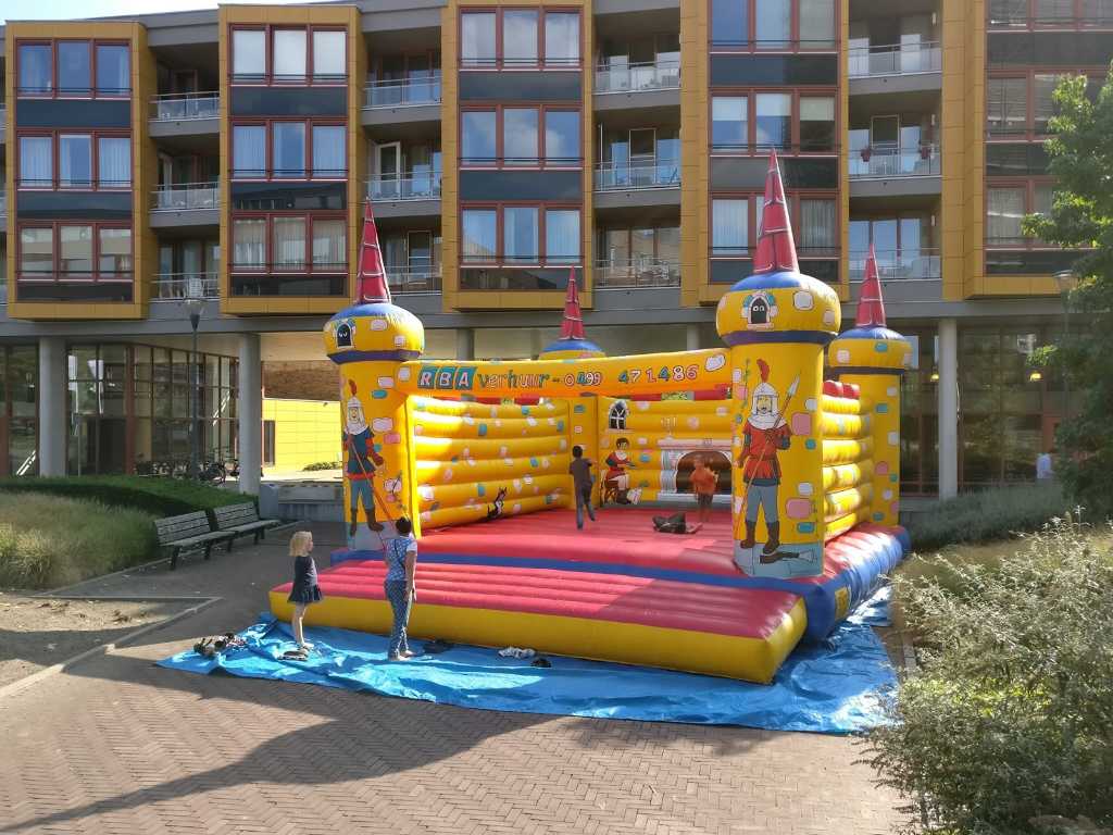 Bouncy castle 7x8