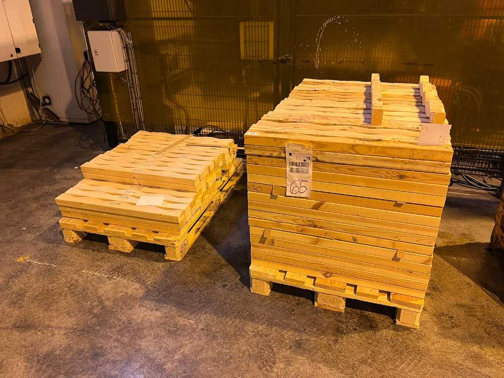 Contoured dunnage for pipes | Troostwijk Auctions