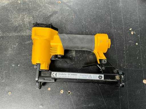 PC90660 Pneumatische Nietmachine