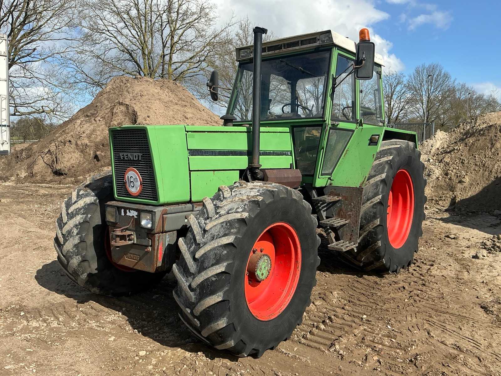 1986 Fendt Turbomatik favorit 610LS All-wheel drive farm tractor