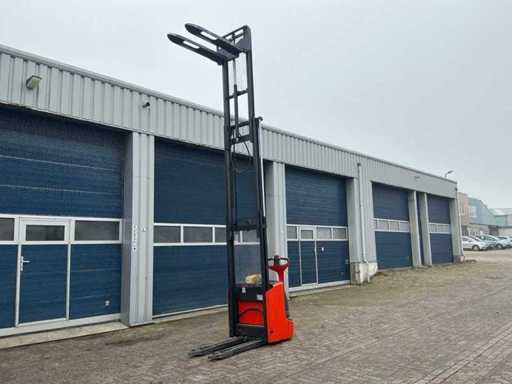 2019 Linde L12I Stacker