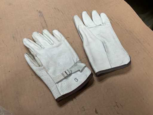 Paire de gants en cuir (4x)