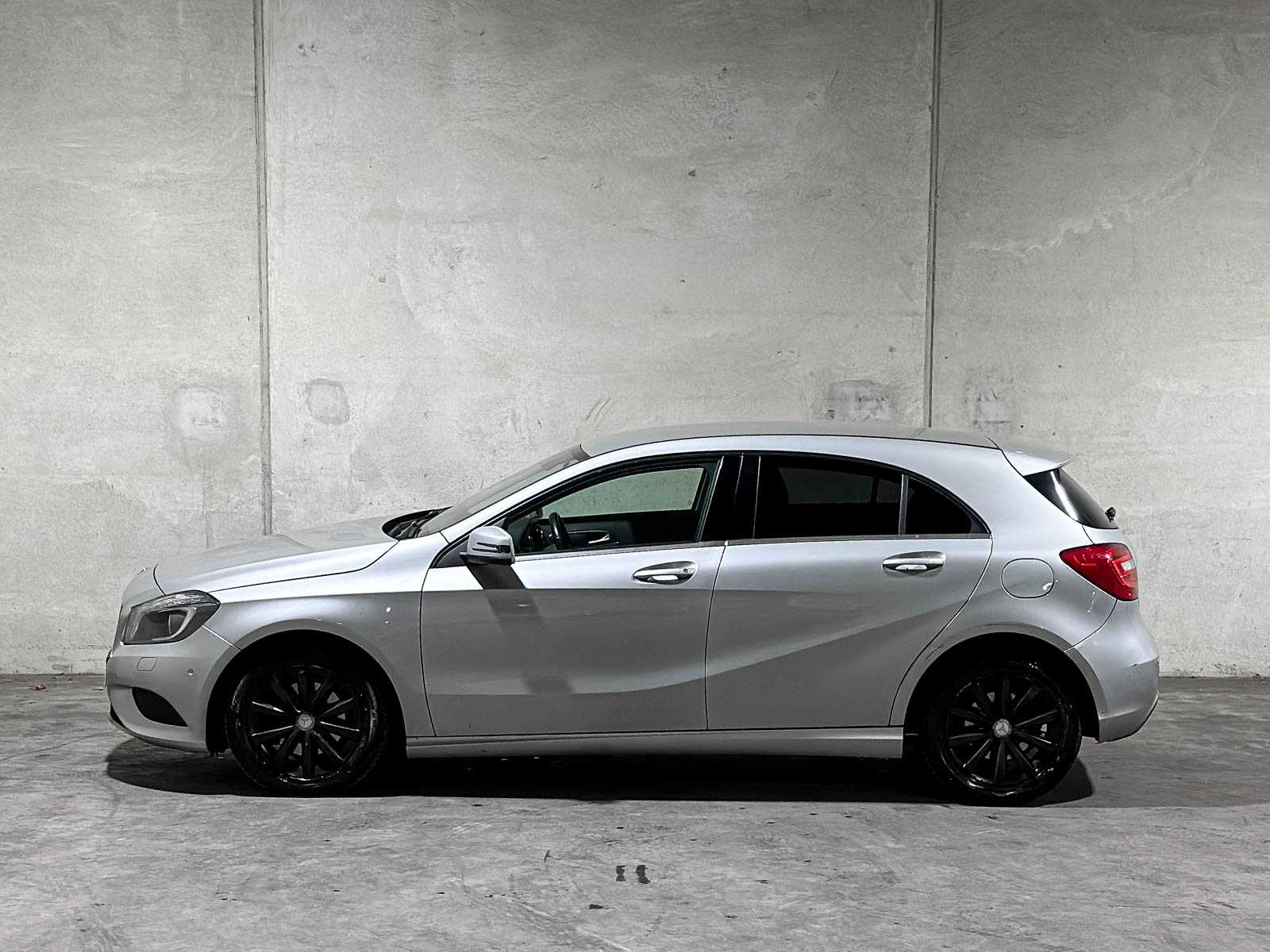 Mercedes-Benz A180 Ambition A-klasse 121pk 2012 (Origineel-NL), 75-ZJJ-1