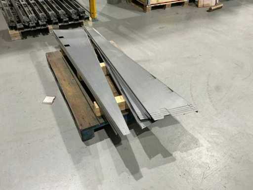 Van der Valk Plaque latérale galvanisée droite (40x)