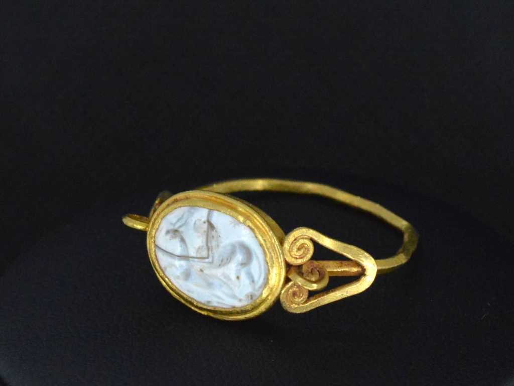Bijzondere gouden Romeinse ring - 2000 jaar oud