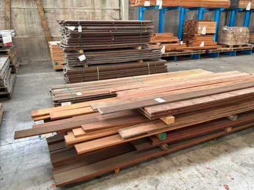 Série de différentes planches de terrasse