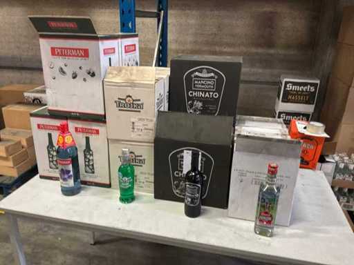 Festa di vodka, vermut, tequila e gin