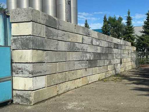 Partia betonowych megabloków (99x)