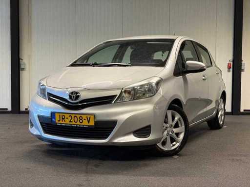 Toyota - Yaris - 1,3 VVT-i Aspiration 2012 JR-208-V im Gesetz