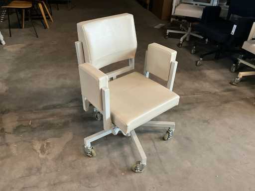 Chaise Réservoir Lensvelt « TANK Interior Design Agency » Chaise de bureau