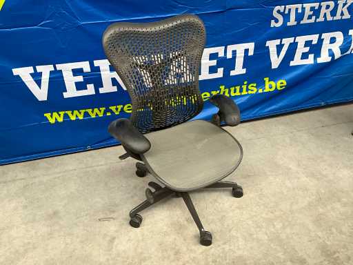 Design bureastoel Herman Miller Mirra 1 (2x)