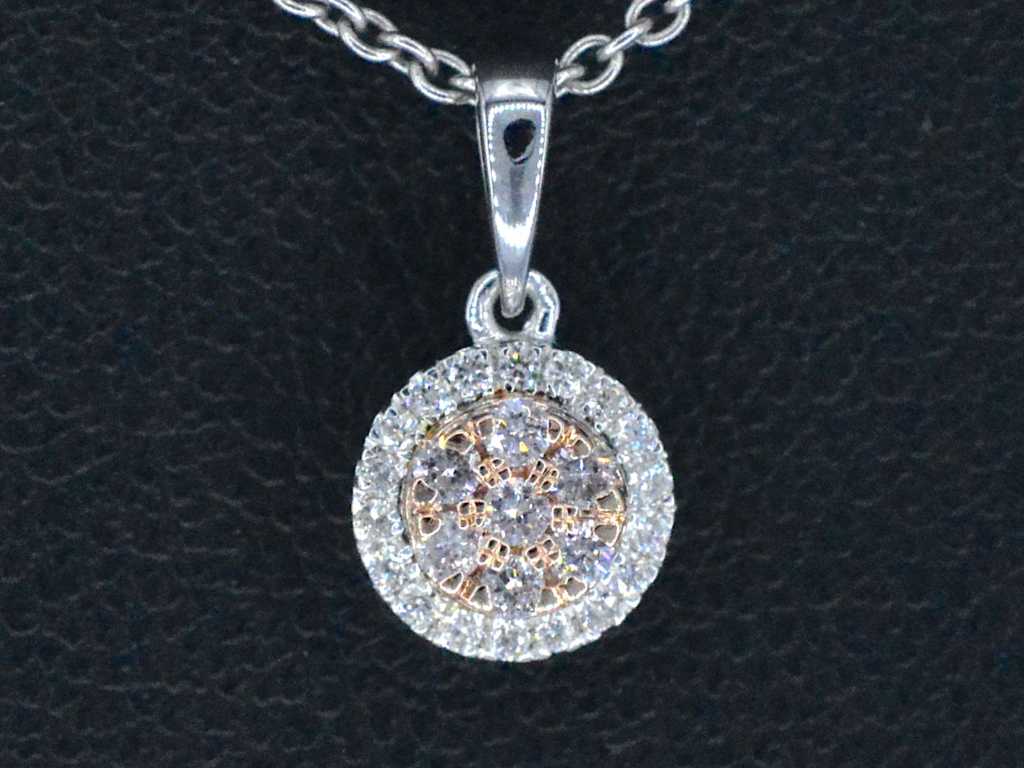 White gold pendant with natural pink and white diamond