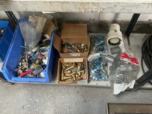 Batch of copper couplings and drain fittings