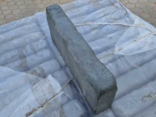 Courtstone concrete coping stones (approx. 52 pieces) 